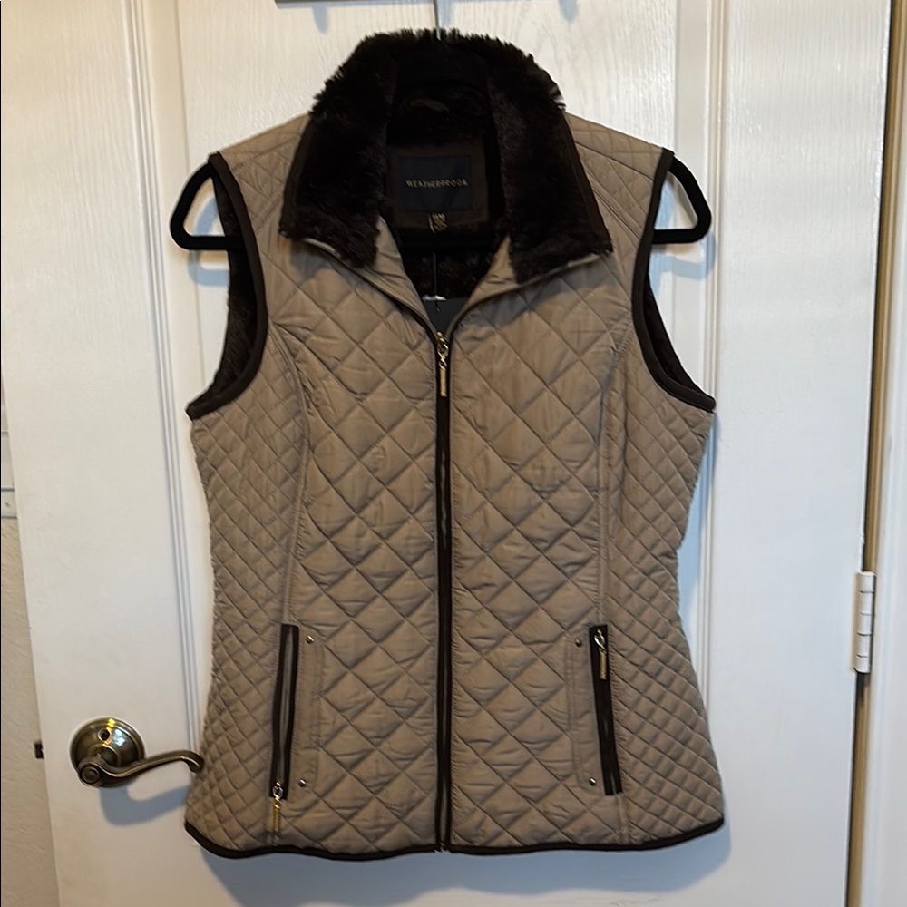 Weatherproof Tan Quilted Vest with Brown Collar